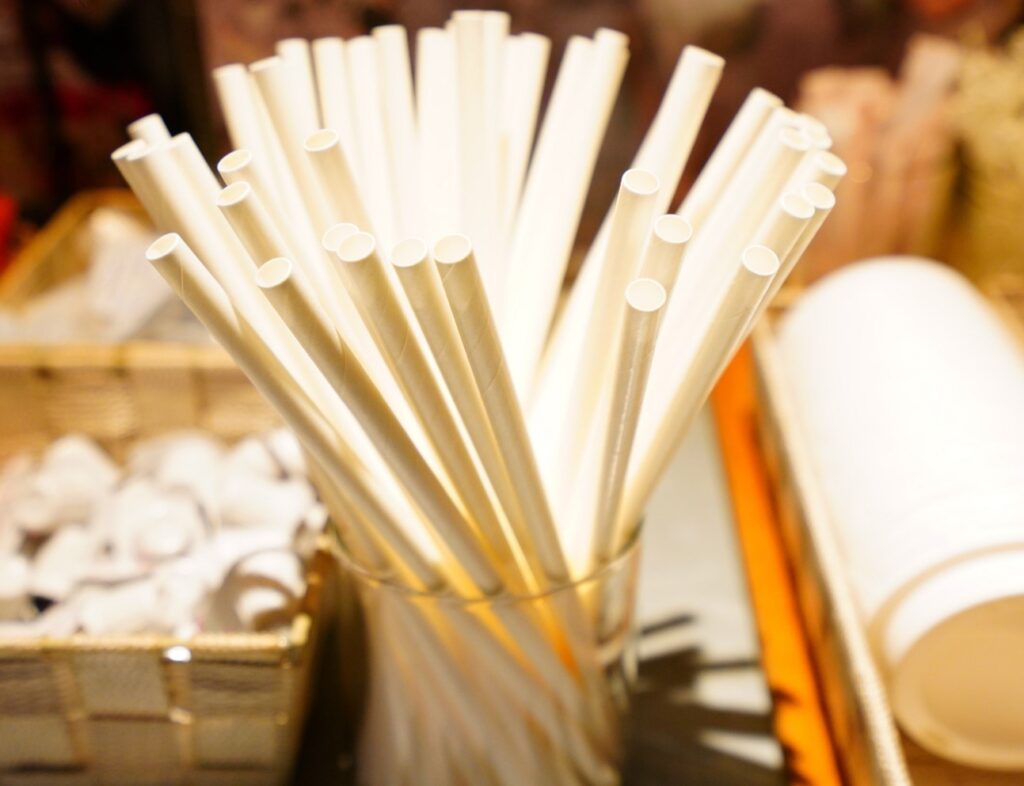 The spiraling green revolution: paper straw production technology breakthrough and ecological future